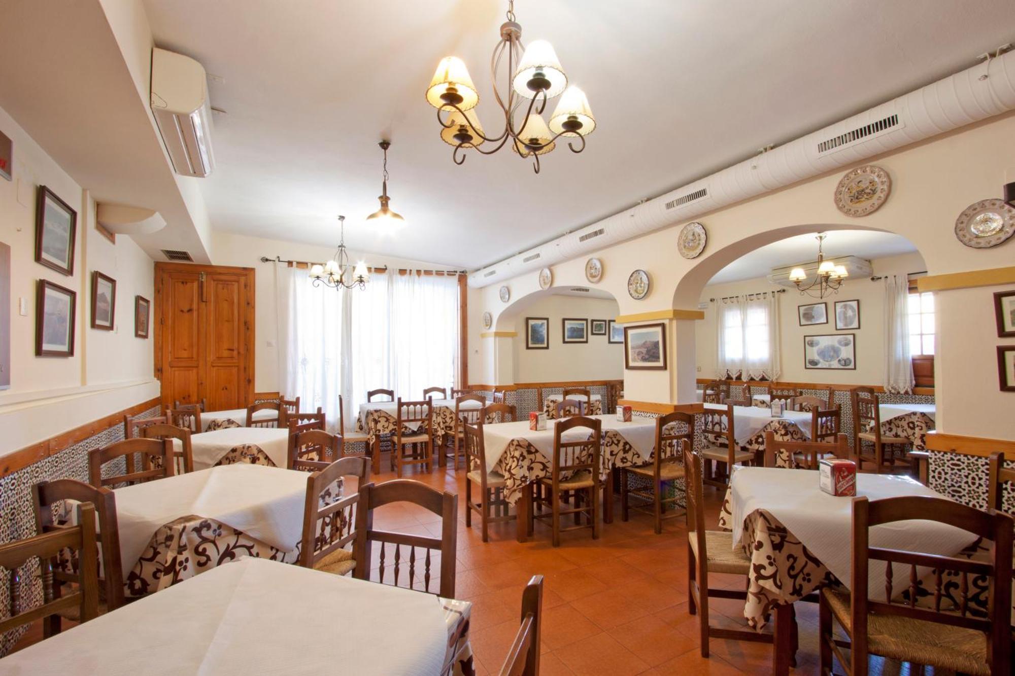 El Cortijo Hotel *