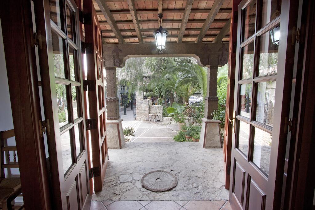 Hotel El Cortijo *